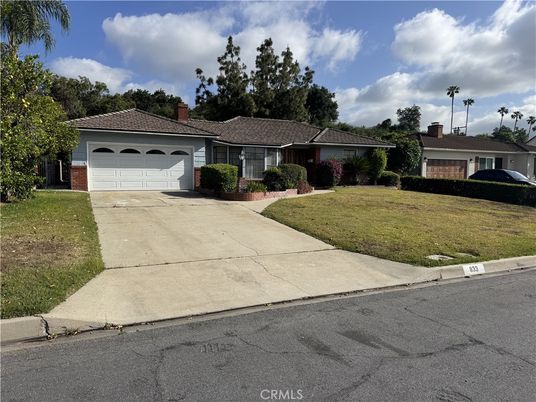 Attached, Exterior, Facade, Ranch