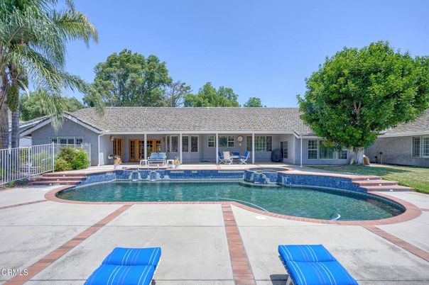 Exterior, Pool