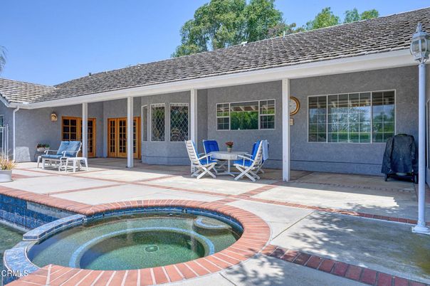 Exterior, Pool