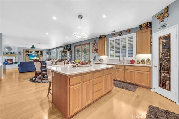 Dining room, Interior, Kitchen, Pendant Lights, Recessed Lighting, Wood Texture Flooring