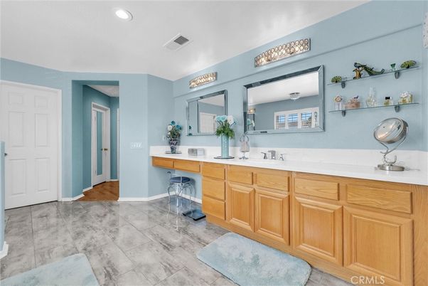 Bathroom, Dual Sink Vanities, Interior, Recessed Lighting
