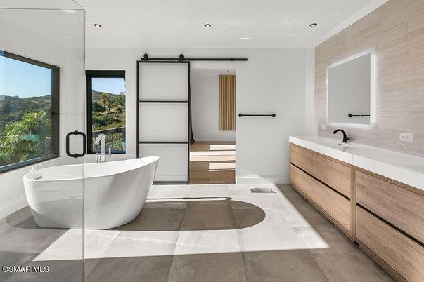 Bathroom, Dual Sink Vanities, Free Standing Baths, Interior, Recessed Lighting