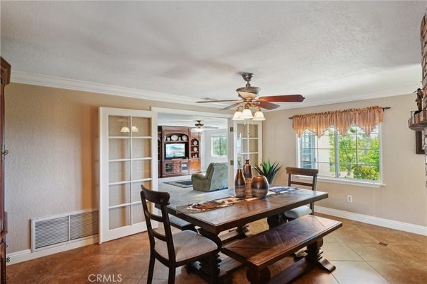 Dining room, Interior