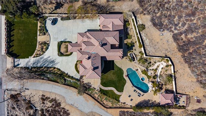 Exterior, Drone