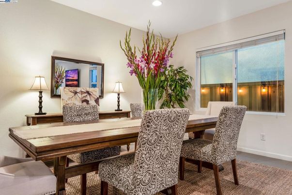 Dining room, Interior, Recessed Lighting