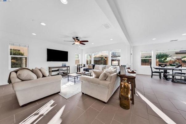 Dining room, Interior, Living room, Recessed Lighting