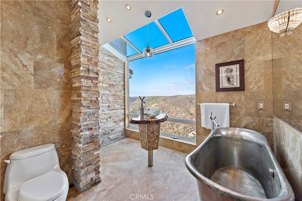 Bathroom, Free Standing Baths, Interior, Pendant Lights, Recessed Lighting