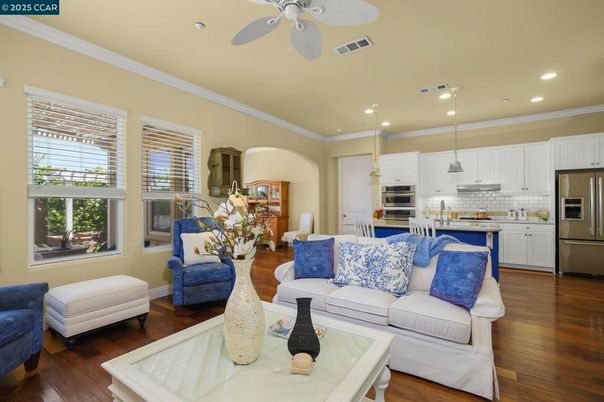 Interior, Kitchen, Living room, Pendant Lights, Recessed Lighting, Stainless Steel Appliances, Wood Texture Flooring