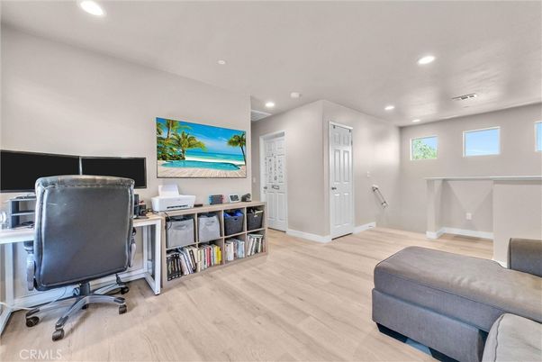 Home Office, Interior, Recessed Lighting, Wood Texture Flooring