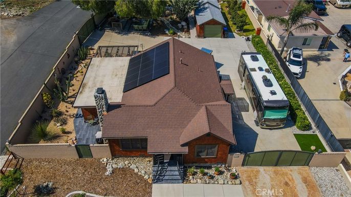 Exterior, Drone