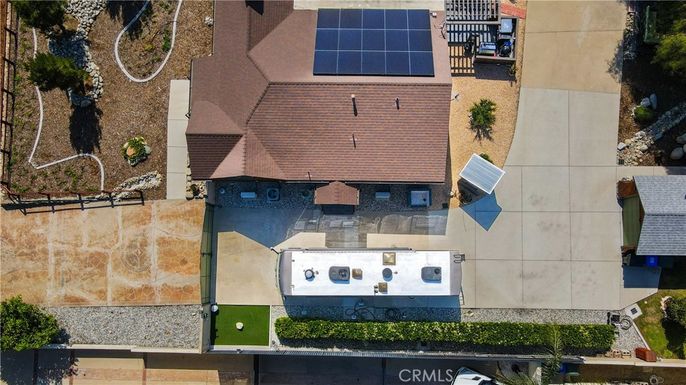 Exterior, Drone