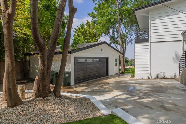 Detached Garage, Exterior