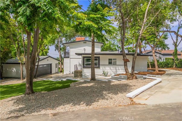 Backyard, Detached Garage, Exterior