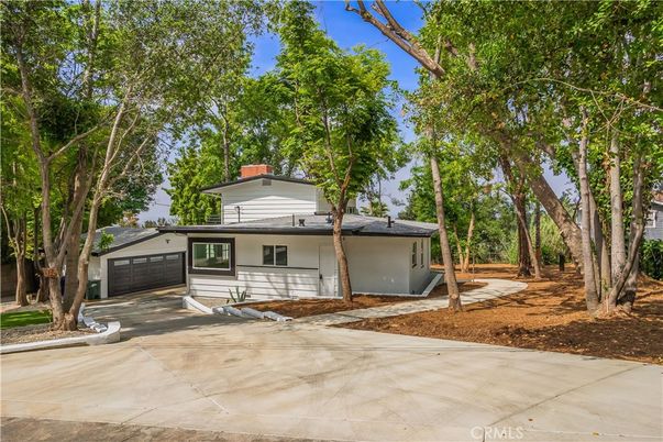 Backyard, Detached Garage, Exterior