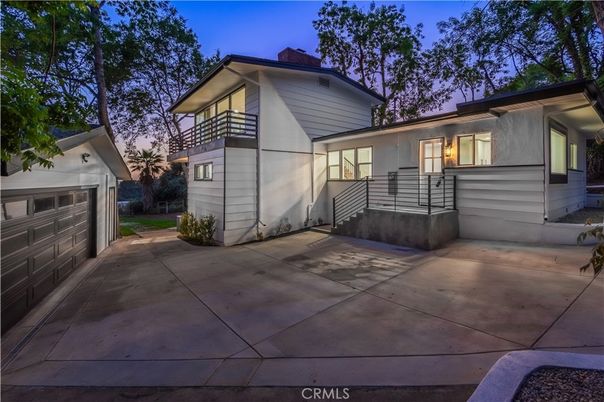 Detached Garage, Exterior