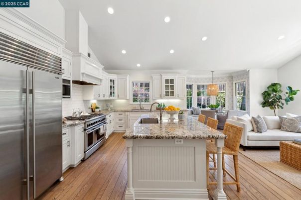 Dining room, Interior, Kitchen, Living room, Pendant Lights, Recessed Lighting, Stainless Steel Appliances, Wood Texture Flooring