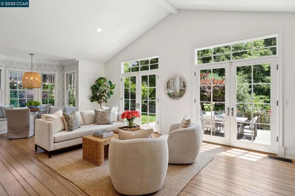 Dining room, Interior, Living room, Pendant Lights, Recessed Lighting, Wood Texture Flooring