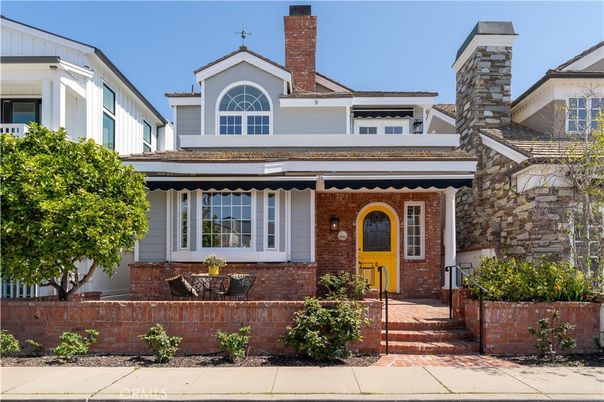 Exterior, Facade, Brick Facade, Queen Anne Victorian