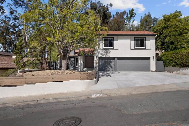 Attached, Exterior, Facade, Raised Ranch