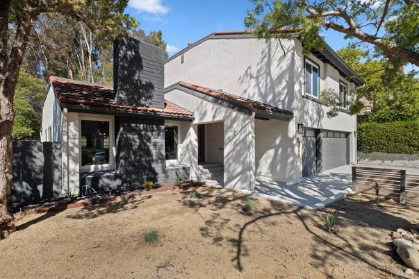 Attached, Exterior, Facade, Spanish Mediterranean