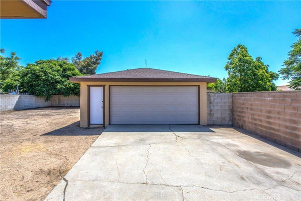 Detached Garage, Exterior