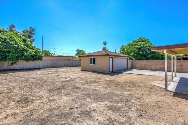 Backyard, Detached Garage, Exterior