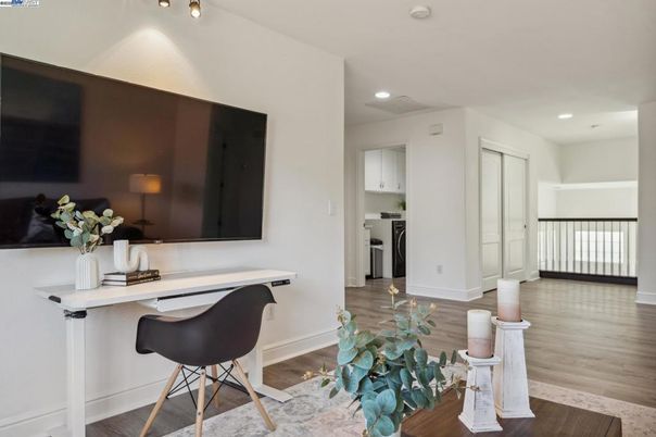 Home Office, Interior, Recessed Lighting, Wood Texture Flooring