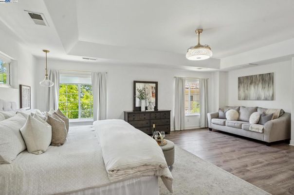 Bedroom, Interior, Pendant Lights, Wood Texture Flooring
