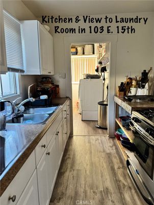 Interior, Kitchen, Washer, Wood Texture Flooring