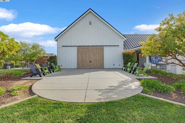 Backyard, Detached Garage, Exterior