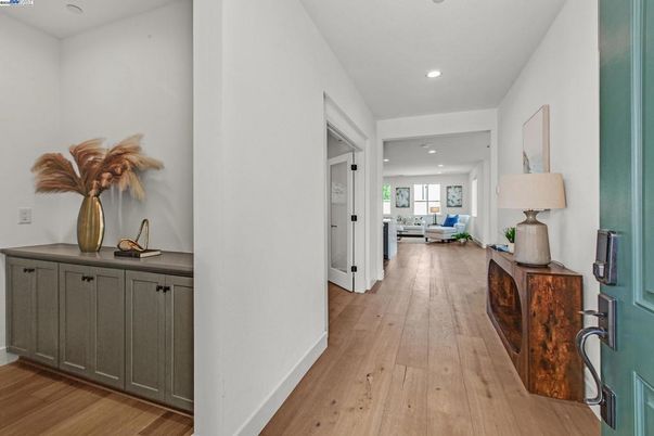 Interior, Recessed Lighting, Wood Texture Flooring