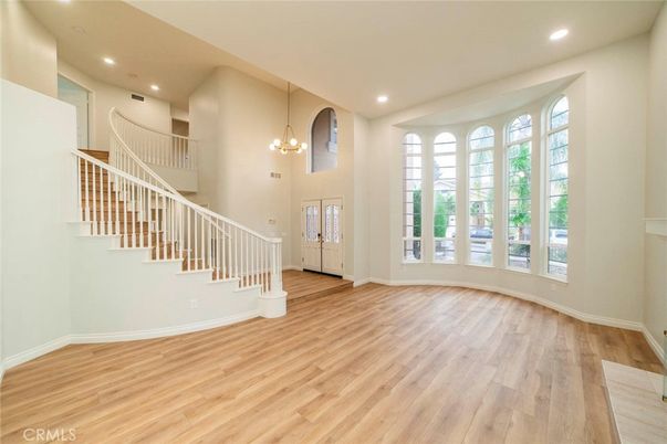 Interior, Pendant Lights, Recessed Lighting, Wood Texture Flooring