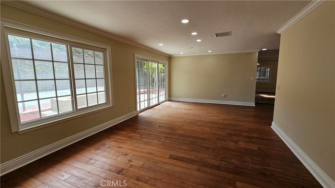 Empty room, Interior, Recessed Lighting, Wood Texture Flooring
