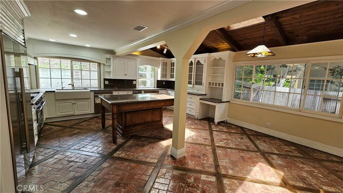 Interior, Kitchen, Pendant Lights, Recessed Lighting, Wooden Ceilings