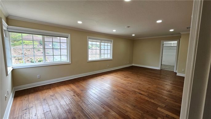 Empty room, Interior, Recessed Lighting, Wood Texture Flooring