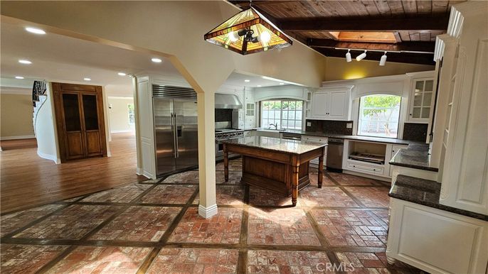 Interior, Kitchen, Pendant Lights, Recessed Lighting, Stainless Steel Appliances, Wooden Beams, Wooden Ceilings, Wood Texture Flooring