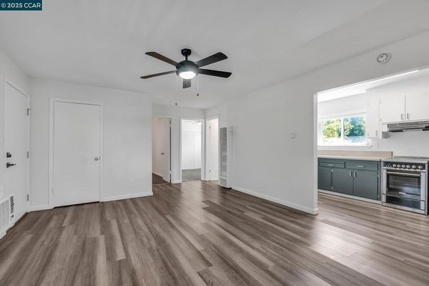 Empty room, Interior, Kitchen, Wood Texture Flooring