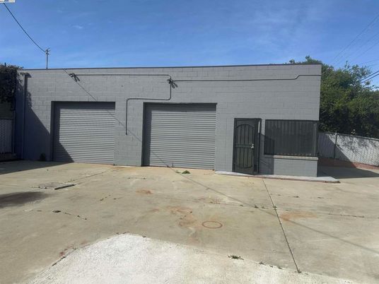 Detached Garage, Exterior