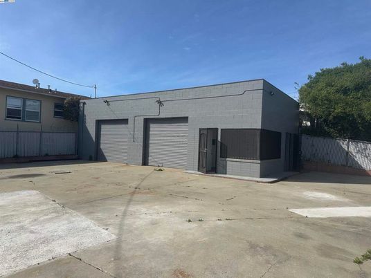 Detached Garage, Exterior