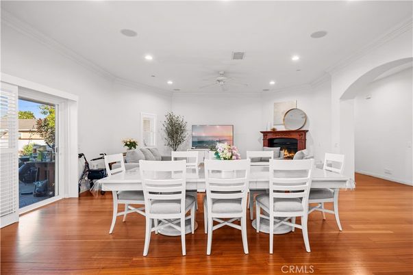 Dining room, Fireplace, Interior, Recessed Lighting, Wood Texture Flooring