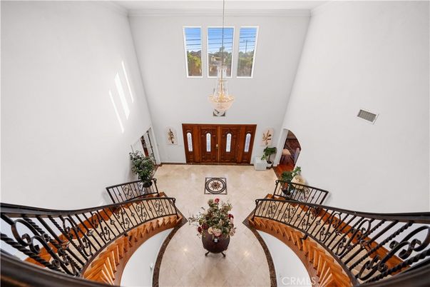 Chandelier, Interior