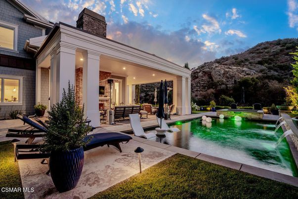 Exterior, Pool