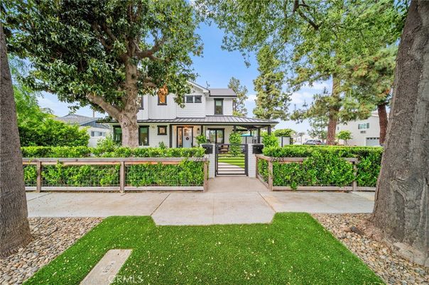 Backyard, Exterior, Facade, American Foursquare