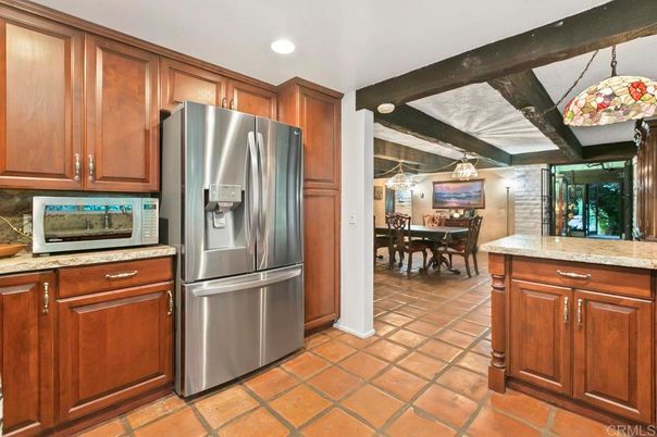 Chandelier, Dining room, Interior, Kitchen, Recessed Lighting, Stainless Steel Appliances, Wooden Beams