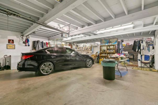 Garage, Interior