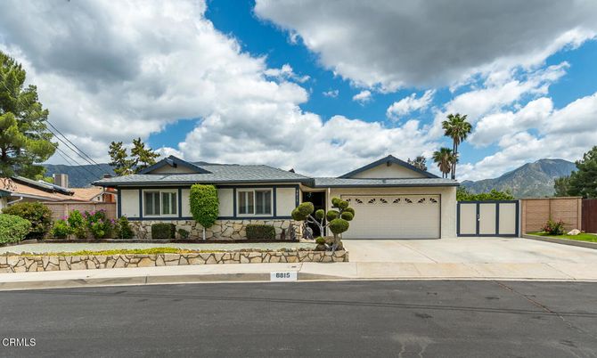 Attached, Exterior, Facade, Ranch