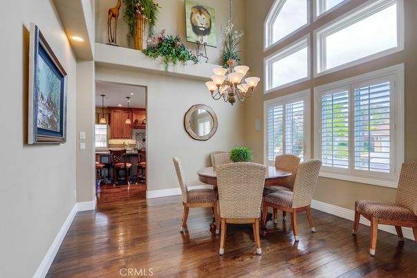Chandelier, Dining room, Interior, Kitchen, Recessed Lighting, Wood Texture Flooring