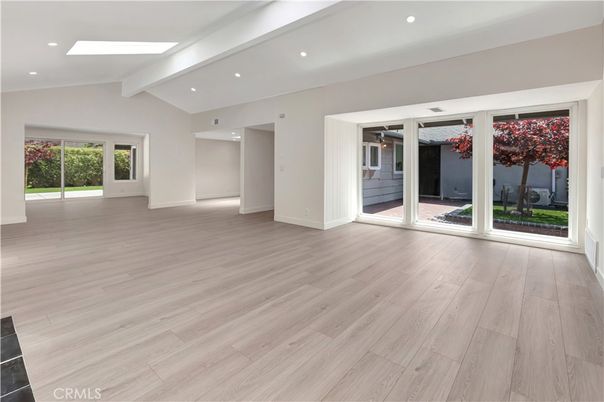 Empty room, Interior, Recessed Lighting, Wood Texture Flooring