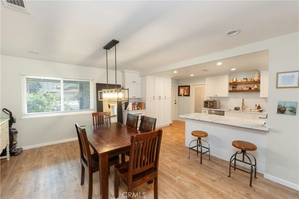 Dining room, Interior, Kitchen, Pendant Lights, Recessed Lighting, Wood Texture Flooring