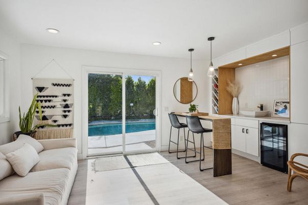 Interior, Pendant Lights, Recessed Lighting, Wood Texture Flooring